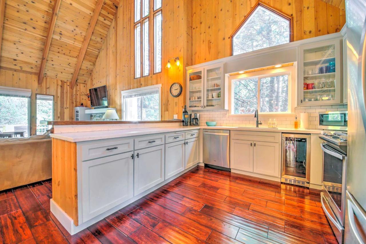 Gorgeous Lake Arrowhead Retreat Game Room And Deck Экстерьер фото